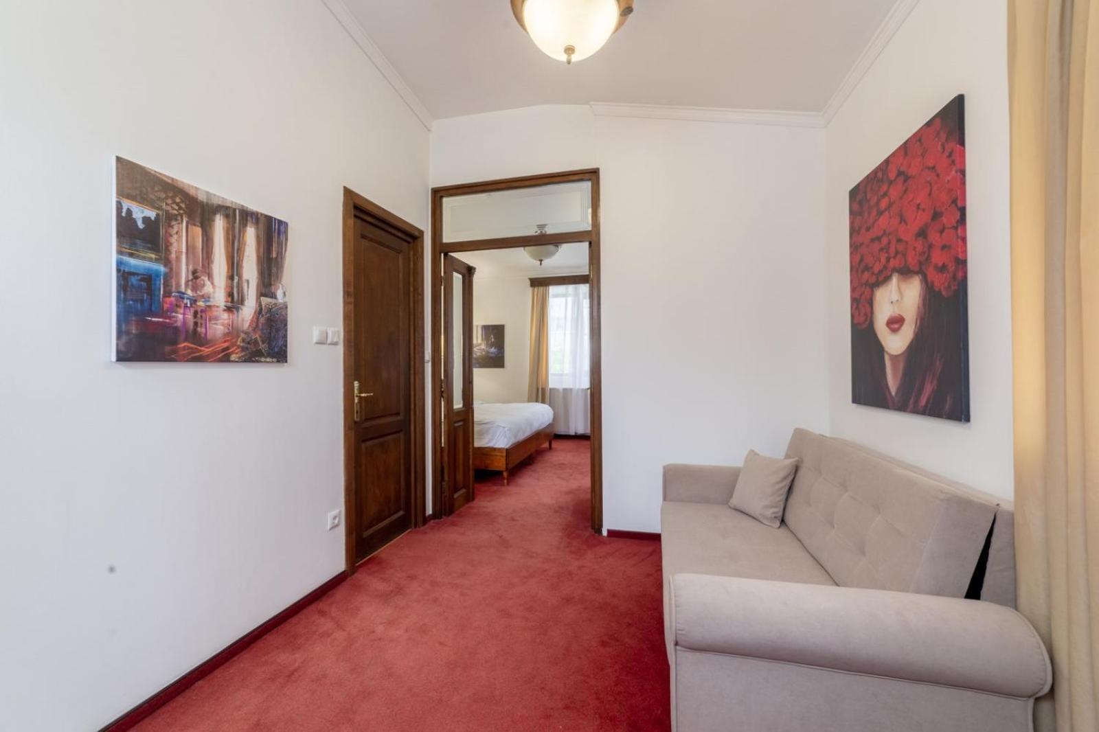 Arc De Triomphe By Citybookings Bucharest Exterior photo