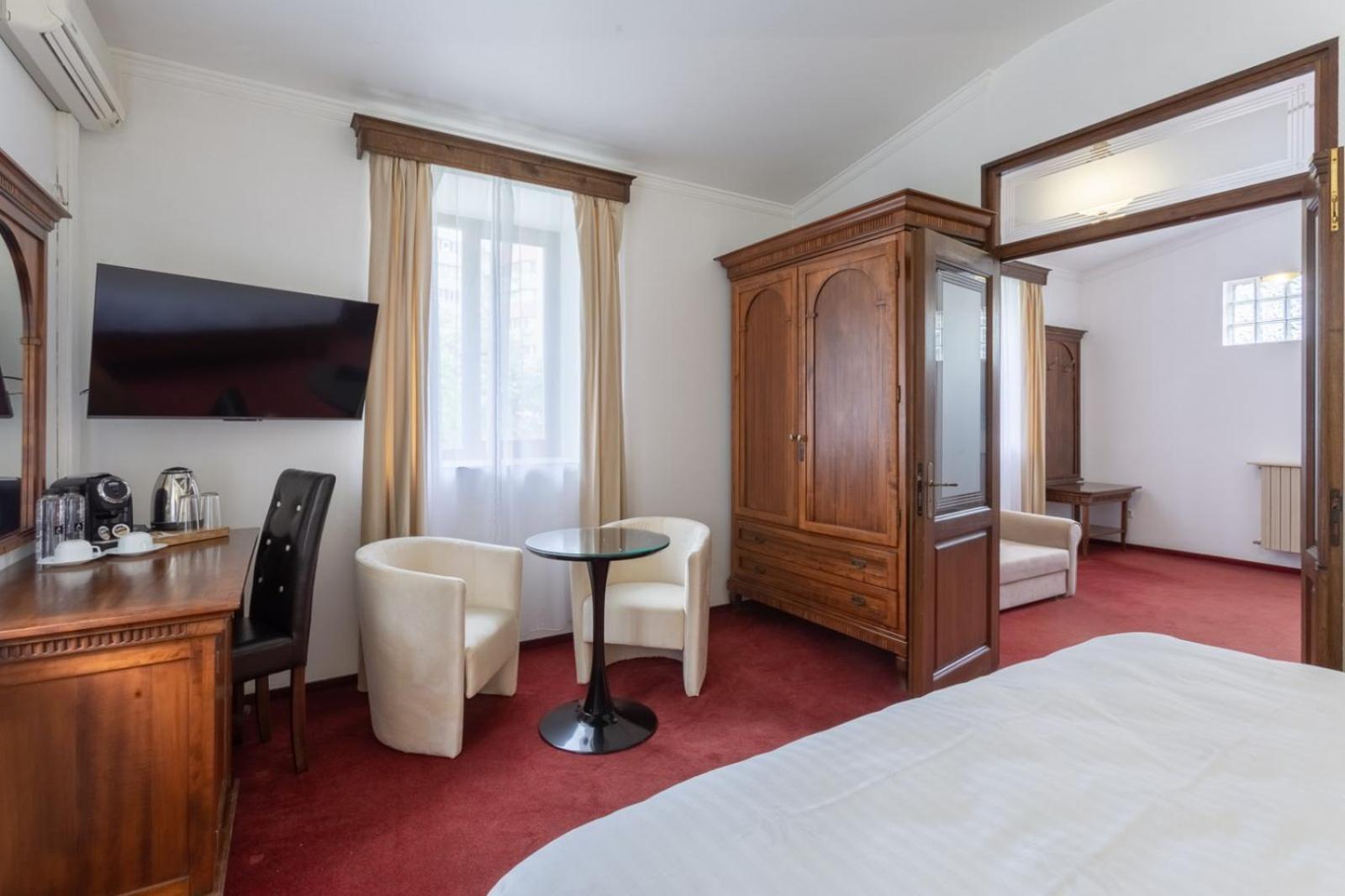 Arc De Triomphe By Citybookings Bucharest Exterior photo